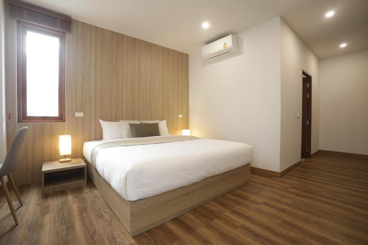 Four O'Clock Hotel Chiang Mai Exterior photo