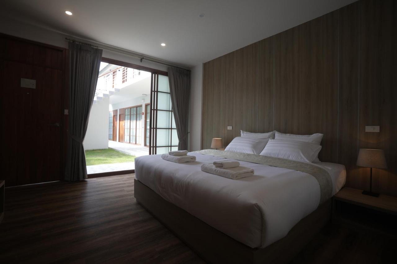 Four O'Clock Hotel Chiang Mai Exterior photo