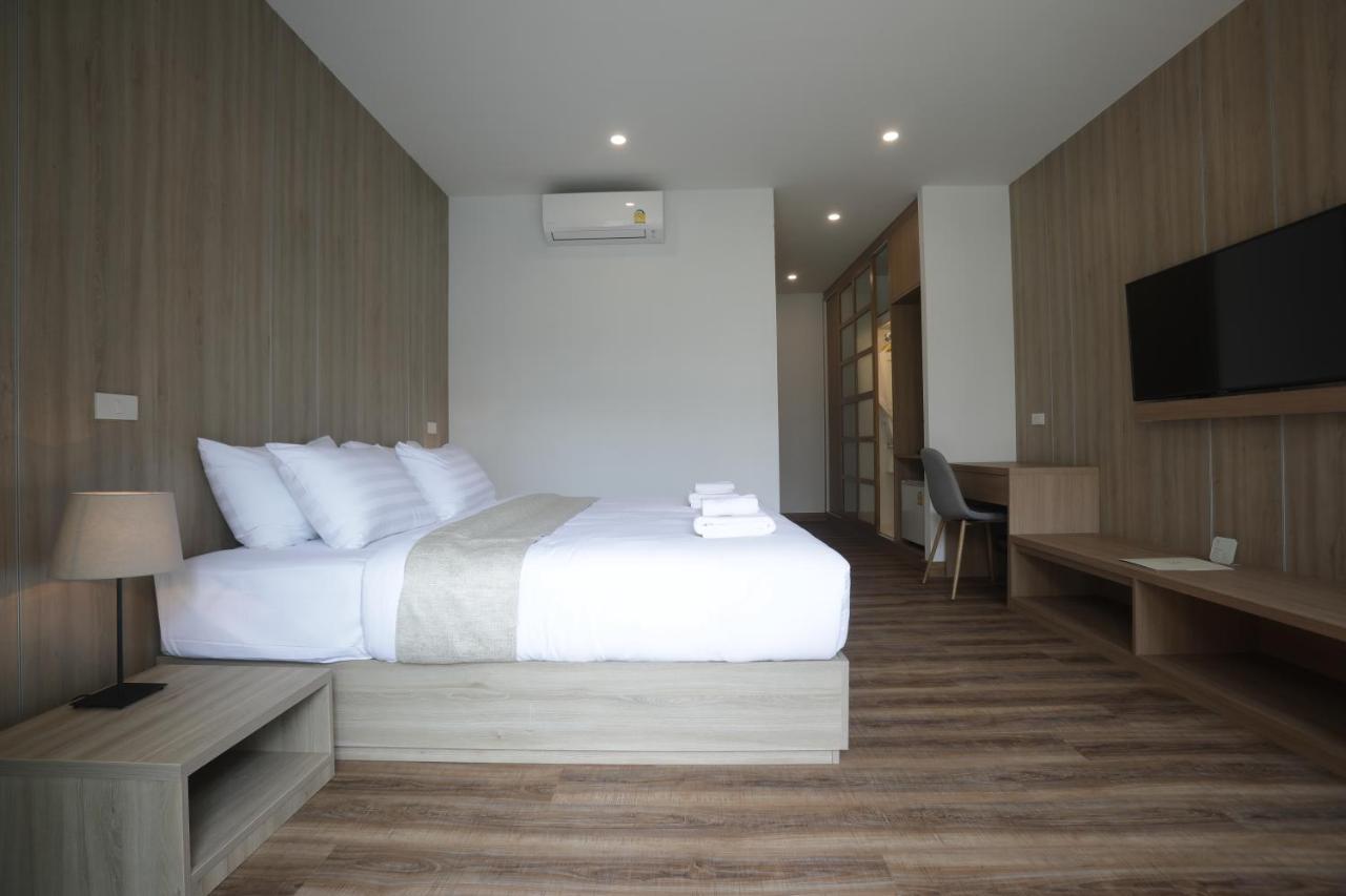 Four O'Clock Hotel Chiang Mai Exterior photo