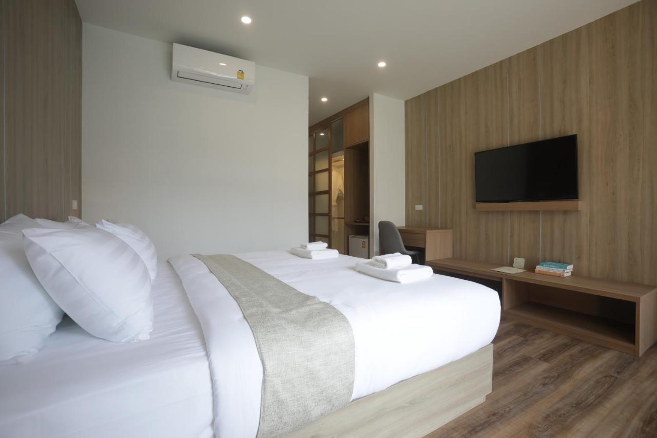 Four O'Clock Hotel Chiang Mai Exterior photo