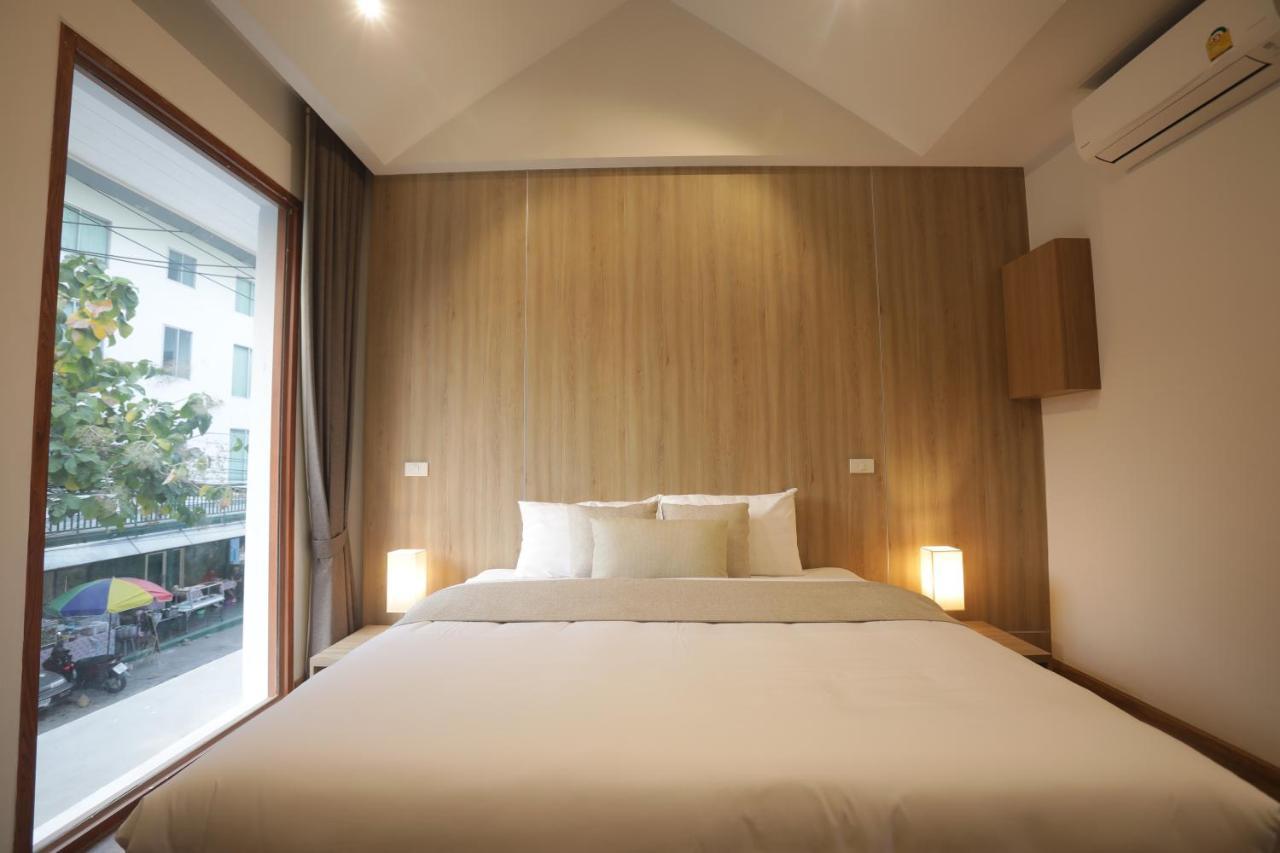 Four O'Clock Hotel Chiang Mai Exterior photo