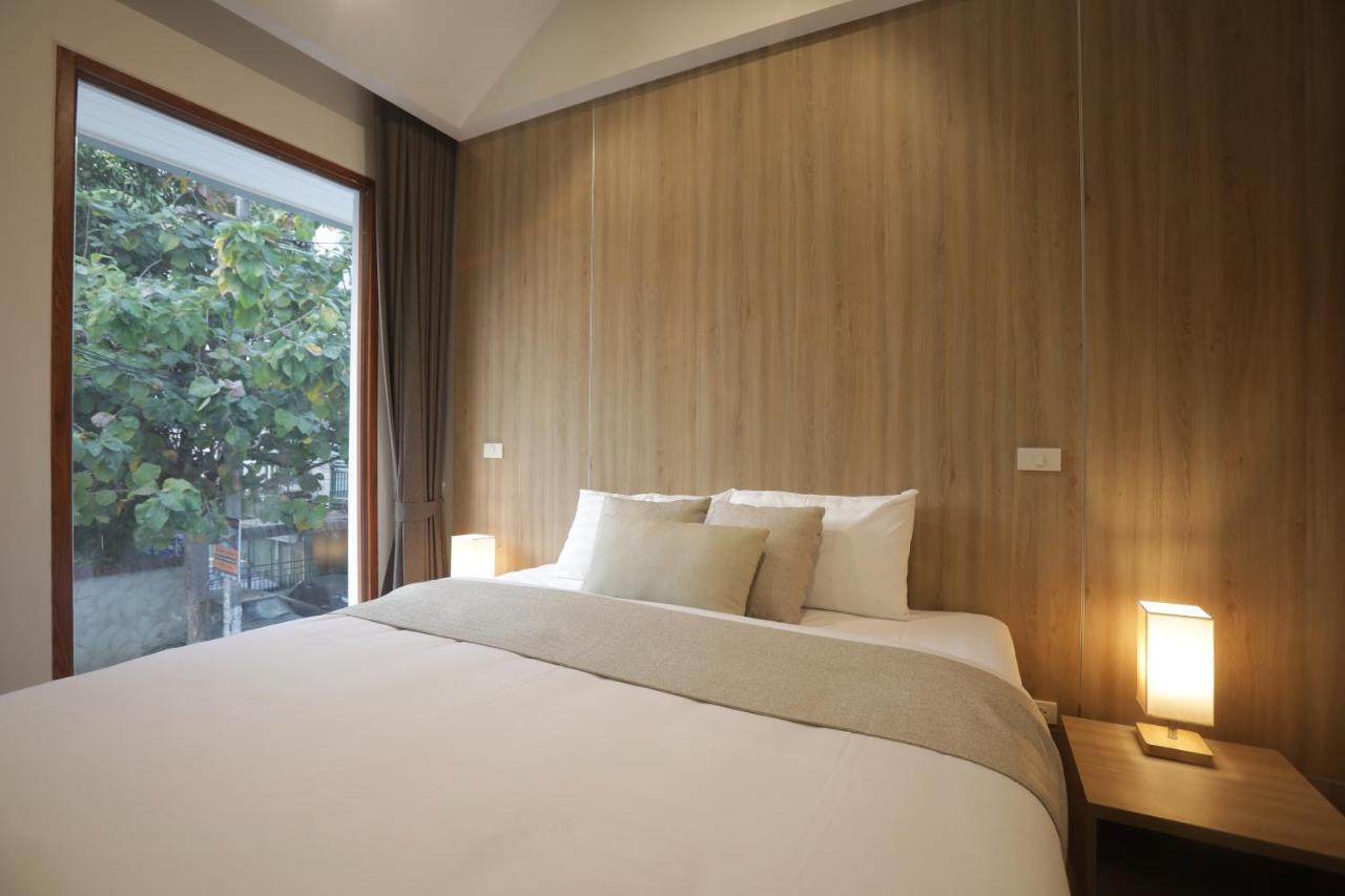 Four O'Clock Hotel Chiang Mai Exterior photo